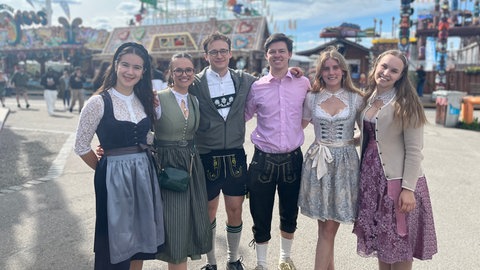 Sechs Freunde aus Ulm - und ihre Liebe zum Stuttgarter Frühlingsfest