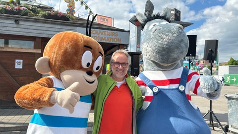 Armin mit Äffle und Pferdle auf dem Stuttgarter Frühlingsfest