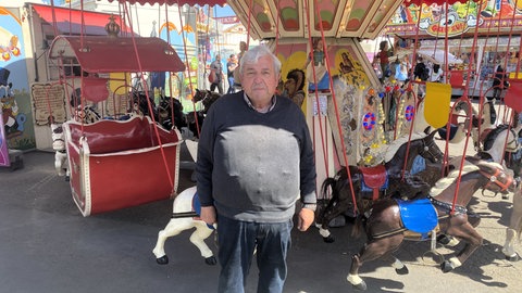 Das Holzpferde-Karussell auf dem Stuttgarter Frühlingsfest ist schon 120 Jahre alt.