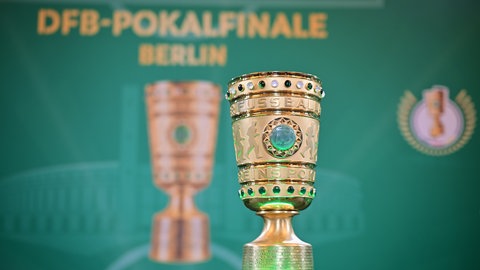Vor dem ausverkauften DFB-Pokalfinale sind online vermehrt Ticketbetrüger unterwegs. 