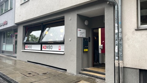 Der KOMBO Konsumraum in Stuttgart von außen.