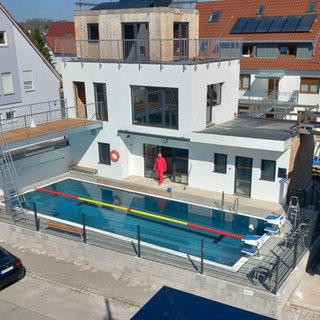 Achim Gall hat sich den Traum vom eigenen Freibad erfüllt. 