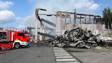 abgebrannte Lagerhalle in Backnang (Rems-Murr-Kreis)