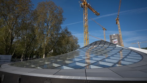 Kinder unter 15 Jahren haben die Innenstadt nie ohne Stuttgart-21-Baukräne erlebt. Ob das glücklich macht?