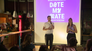 Die Veranstalter des Datingformats "Date my Mate" in Stuttgart. Das neue Format feierte am Freitagabend in Stuttgart Premiere. 