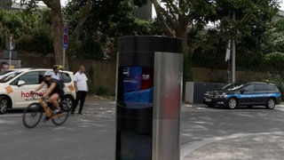 Die Stadt Stuttgart hat auf der Fahrradstraße vor dem Bahnhof Bad Cannstatt einen Blitzer installiert. 