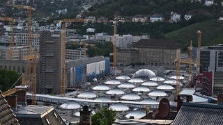 Blick auf die Baustelle des milliardenschweren Bahnprojekts Stuttgart 21 mit dem unter die Erde verlegten Tiefbahnhof.