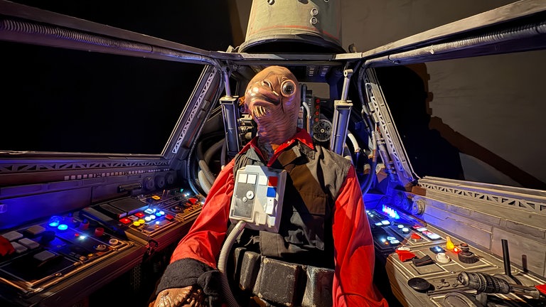 Raumschiffe, Darth Vader, Kostüme - die Star Wars Ausstellung in Stuttgart wurde von Fans für Fans gemacht.