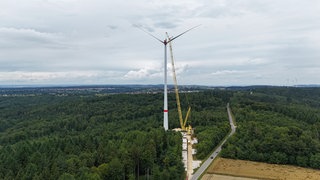 ein Windrad in der Region Stuttgart (Symbolbild)