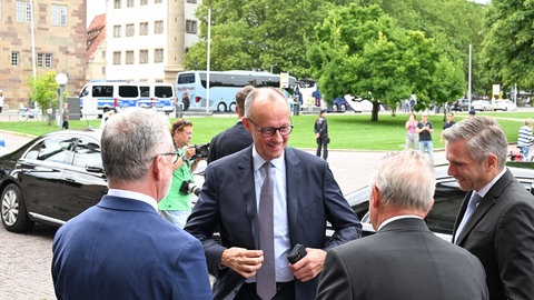 Bundeskanzler Friedrich Merz (CDU) am Rande des Festakts 75 Jahre "Charta der deutschen Heimatvertriebenen".