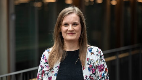 Porträtfoto von Christin Hartard