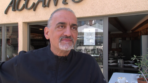 Salvatore Marrazzo steht in Esslingen vor seinem Lokal "ACCANTO Semplicissimo".