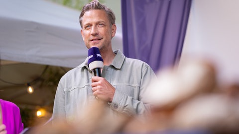 Florian Weber ist SWR-Moderator bei verschiedenen Sendungen wie der "Landesschau" und "Zur Sache Baden-Württemberg".