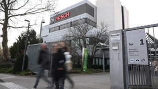 Der Stellenabbau bei Automobilzulieferer Bosch betrifft auch Stuttgart-Feuerbach. Deutschlandweit sollen 13.000 Stellen gestrichen werden.