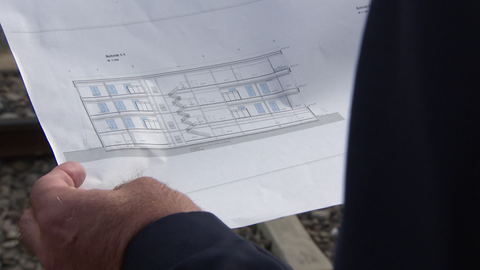 54 Meter lang, 17 Meter breit, 23 Meter hoch soll das Gebäude sein - und 32 Parkplätze soll es für die Bahnmitarbeitenden geben.