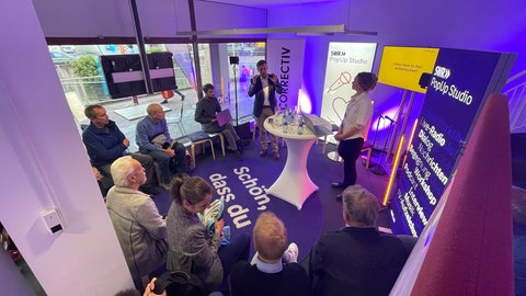 Die Debatte im PopUp Studio nach dem Impulsvortrag von Jürgen Görres vom Amt für Umweltschutz Stuttgart.