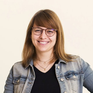 Deborah Kölz ist Redakteurin im SWR Studio Stuttgart. 