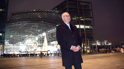 Hans Leister (Zukunft Schiene), Bahnberater aus Berlin, glaubt nicht, dass Stuttgart 21 nur wegen der Digitalisierung wieder nicht rechtzeitig fertig wird.