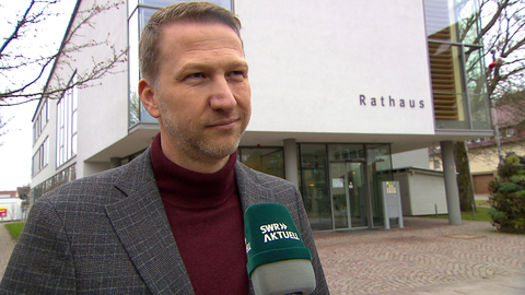 Der Weissacher Bürgermeister Jens Millow (parteilos) ist froh, Bürger wie Manuel Caneri in seiner Kommune zu haben.