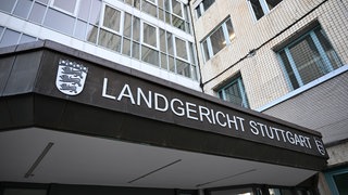 Das Landgericht Stuttgart von außen. Dort startete der Prozess gegen einen Mann, der eine Studentin erstochen haben soll.