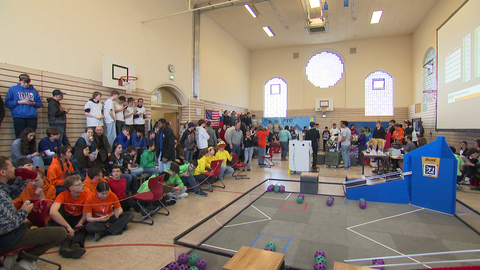 Viel Andrang in der Turnhalle des Stuttgarter Gymnasiums bei den Matches