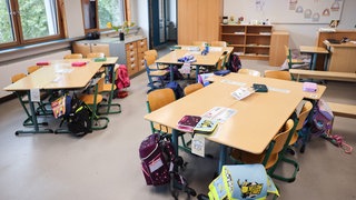 Ein Klassenzimmer in einer Schule. Haben nach dem Aus des ASB in der Schulbegeleitung betroffene Eltern in Stuttgart nach den Ferien eine Schulassistenz für ihre Kinder?