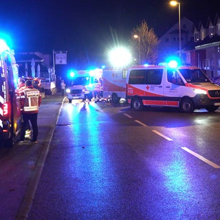 Feuerwehr und Rettungskräfte mit Großaufgebot nach einem Gas-Unfall in Donzdorf (Kreis Göppingen)