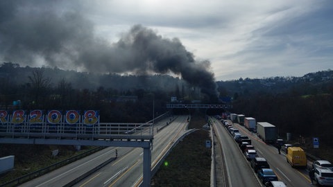 Im Engelbergtunnel auf der A81 ist ein Feuer ausgebrochen.