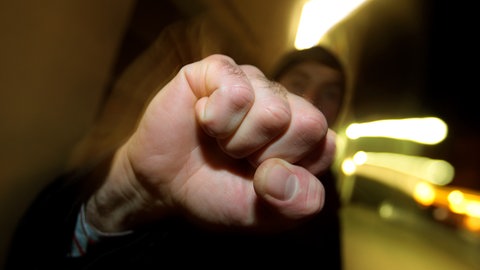 Gewalttat in Ludwigsburg: Nachdem am Wochenende ein unbeteiligter 18-Jähriger in Ludwigsburg lebensgefährlich verletzt wurde, wird nun wegen eines versuchten Tötungsdelikts ermittelt. (Symbolbild)