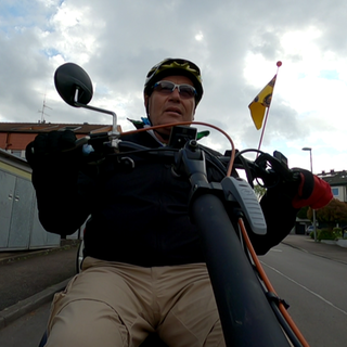 Stefan Bielack auf seinem Dreirad: 7.000 Kilometer möchte er damit unterwegs sein.