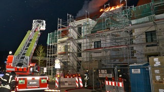 Am Mittwoch musste die Feuerwehr Gerlingen ausrücken, um den Brand im Dachstuhl eines Rohbaus zu löschen.