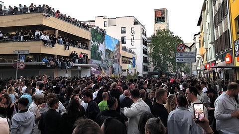 Massenandrang in Stuttgart zu einer Musikveranstaltung