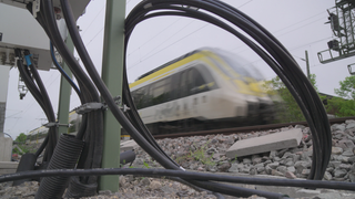 Die Bahn hat beim Digitalen Bahnknoten von Stuttgart 21 viele Kilometer Kabel und Kabelschächte falsch verlegt - ein Großteil muss jetzt getauscht werden.