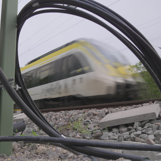 Die Bahn hat beim Digitalen Bahnknoten von Stuttgart 21 viele Kilometer Kabel und Kabelschächte falsch verlegt - ein Großteil muss jetzt getauscht werden.
