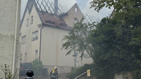 Großeinsatz für die Rettungskräfte bei einem Brand in Ingersheim (Ludwigsburg). Details sind noch nicht bekannt.