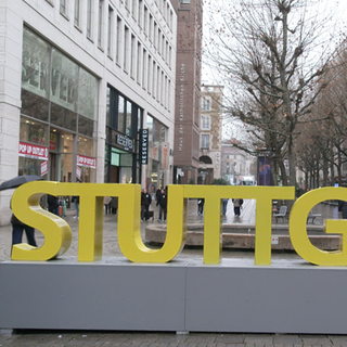 Das Stuttgart Sign steht in der Königsstraße.