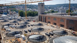 Der Blick auf die S21-Baustelle des zukünftigen Hauptbahnhofs.