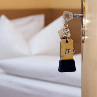 Hotelzimmer sind zur Zeit des Volksfestes oft teuer. 