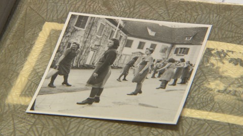 Fotoalbum mit Bild von Sophie Scholl