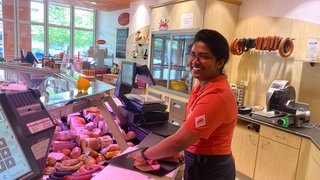 Auszubildene aus Indien werden in Weil am Rhein zu Metzgern ausgebildet