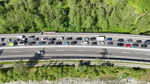 Der ADAC in Freiburg sieht eine große Verkehrsauslastung auf der Gotthard-Route.