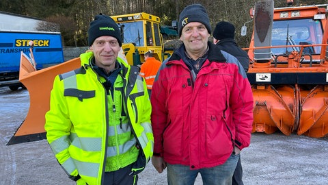 Beim Schneepflugtreffen in Furtwangen wurde tonnenweise Stahl präsentiert. Mit dabei die stolzen Besitzer undoder Fahrer.