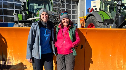 Diese beiden Frauen aus Villingen-Schwenningen haben das Schneepfugfahren für sich entdeckt.