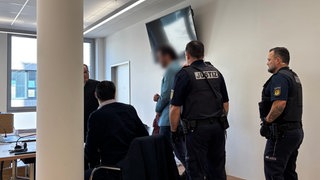 Am Landgericht Freiburg muss sich ein 35-jähriger Mann wegen Totschlags seiner Frau verantworten.
