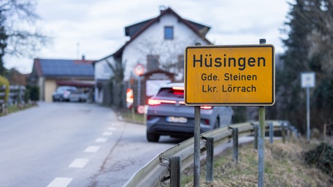 Ortschild von Steinen-Hüsingen im Kreis Lörrach