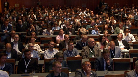 Teilnehmende des 2. ÖPNV-Zukunftskongress in Freiburg