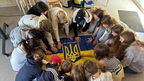 Freiburger Schulklasse zeigt Solidarität mit der Ukraine