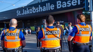 Terrorabwehr an einer Straße.