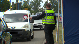 Polizisten kontrollieren seit dem 8. Mai in Kehl verschärft die Grenze nach Frankreich.