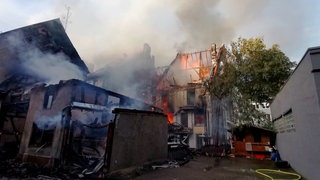 Vom Brand in der Villinger Innenstadt sind mehrere Häuser betroffen. Manche sind teilweise eingestürzt.